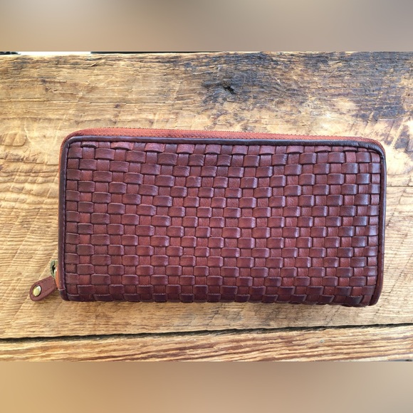 Ashwood Genuine Woven Leather Zip Closure Ladies Wallet Brown - Picture 2 of 16